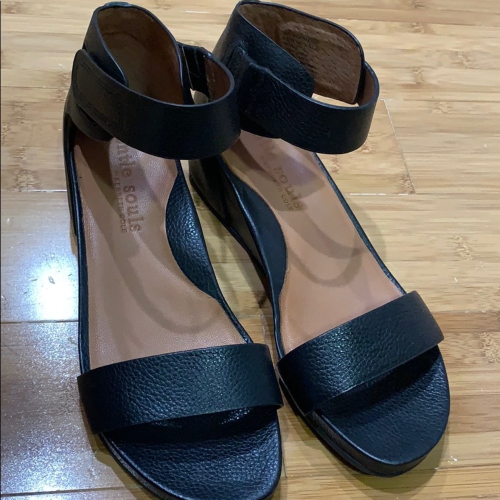 Gentle souls sandals size 8.5